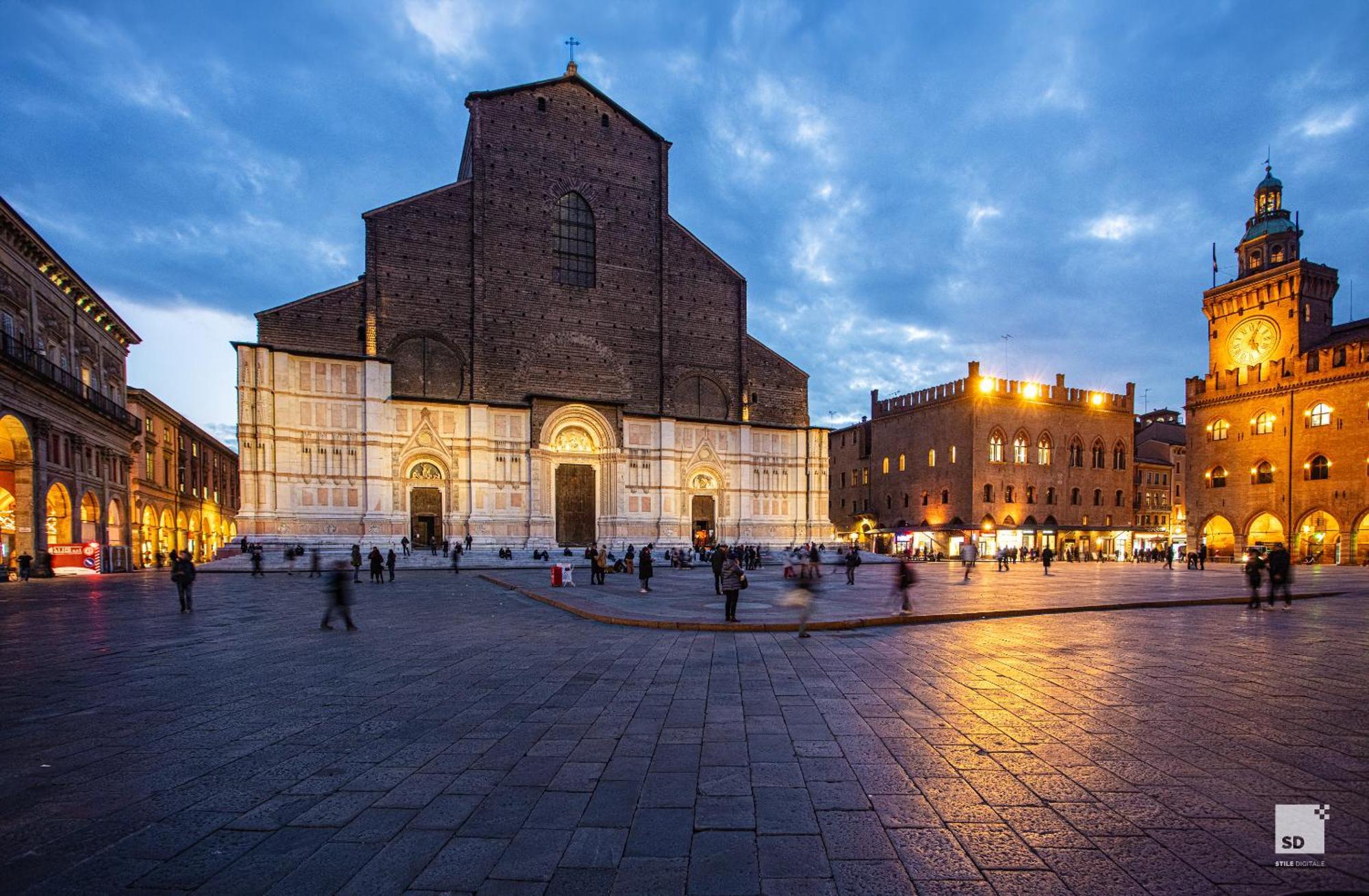 Urbanicooh Guidozagni - Piazza Maggiore View Bologna Exterior photo